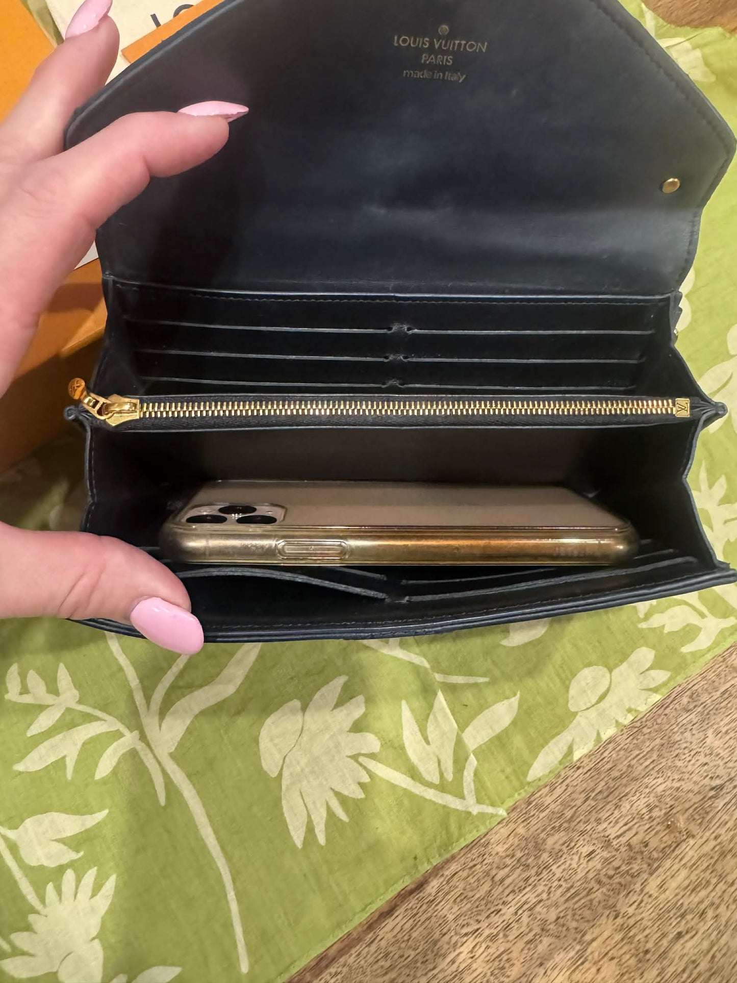 New Wave Calf Leather Long Wallet Wristlet (Noir)