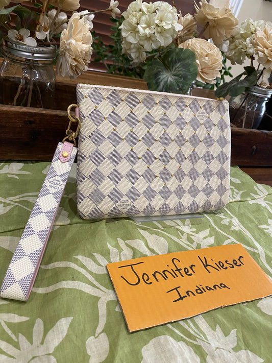City Pouch- studded DA print with removable wristlet strap