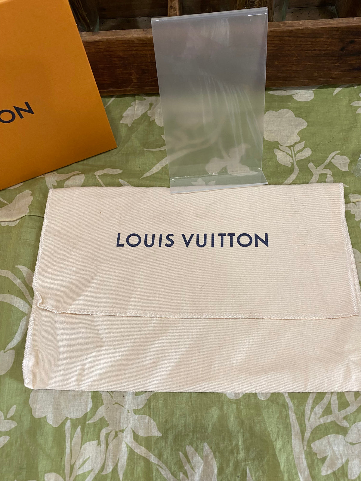 Tuileries Pouchette