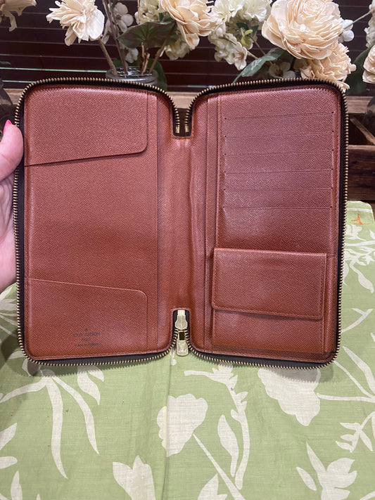 Daily Organizer Long Wallet