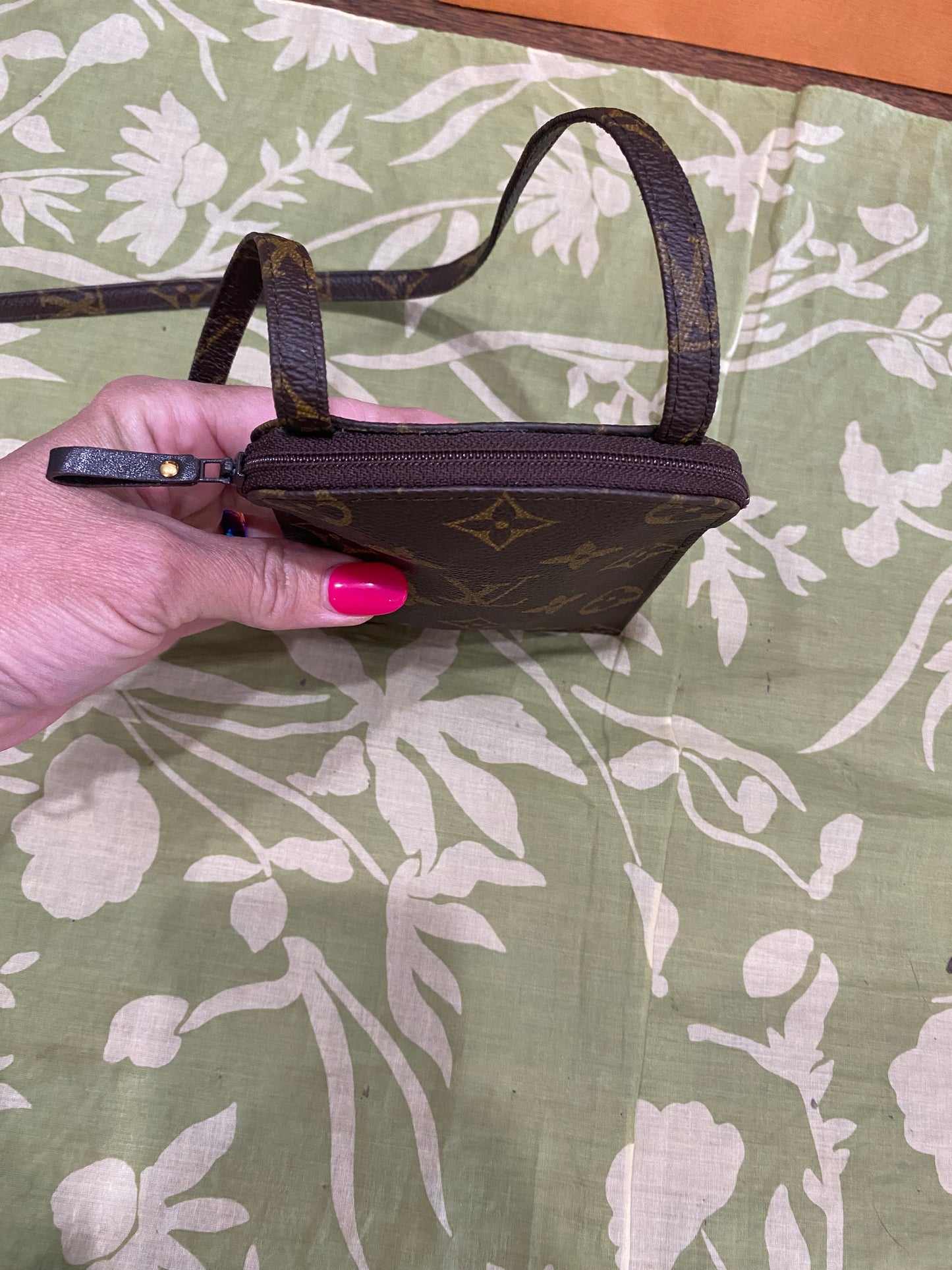 Vintage Pochette Secret Shoulder Bag