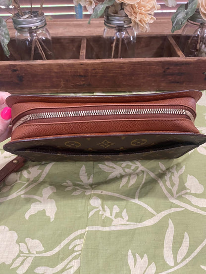 Orsay Clutch