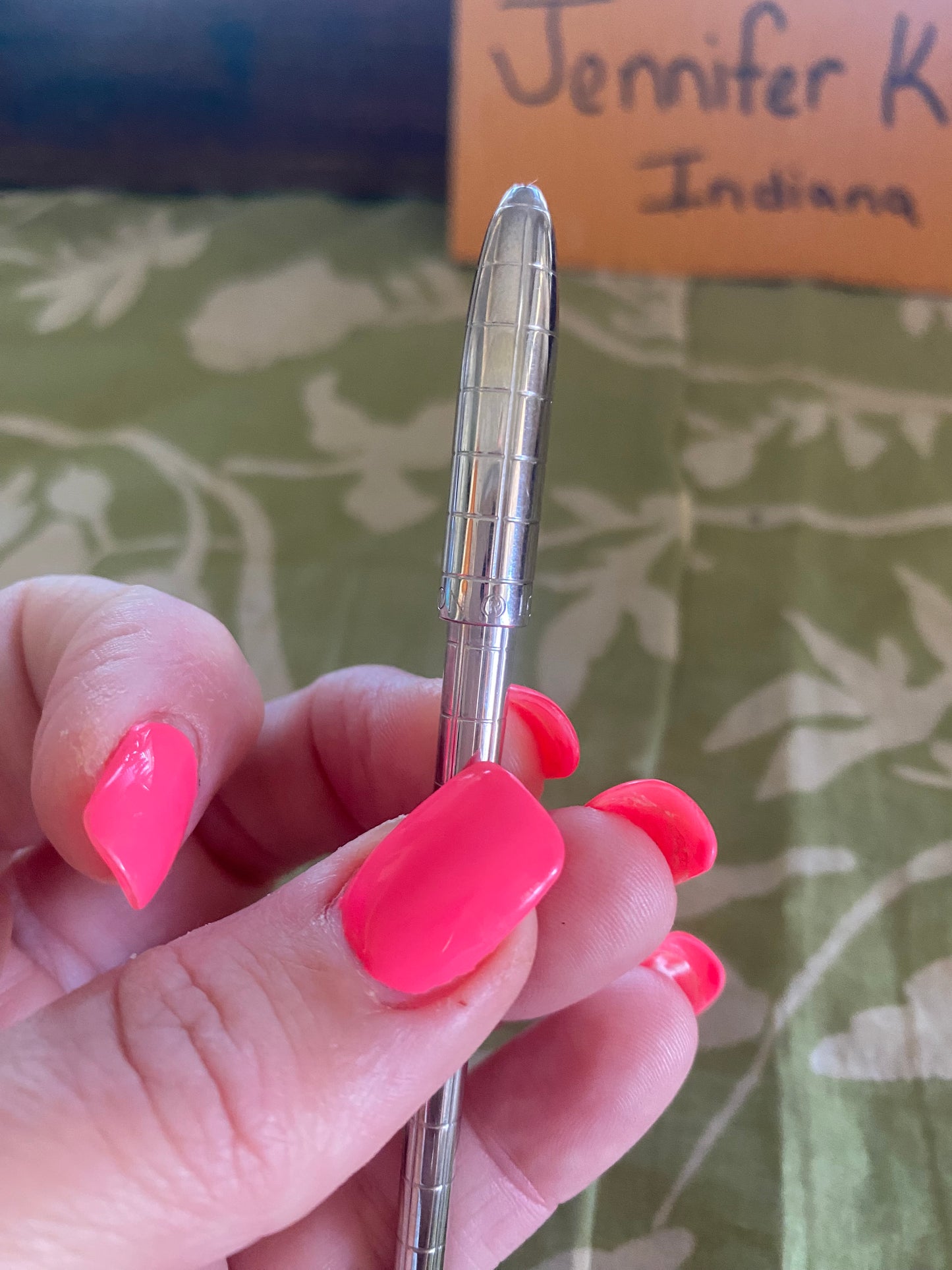 Silver Tone Twist Top Pen