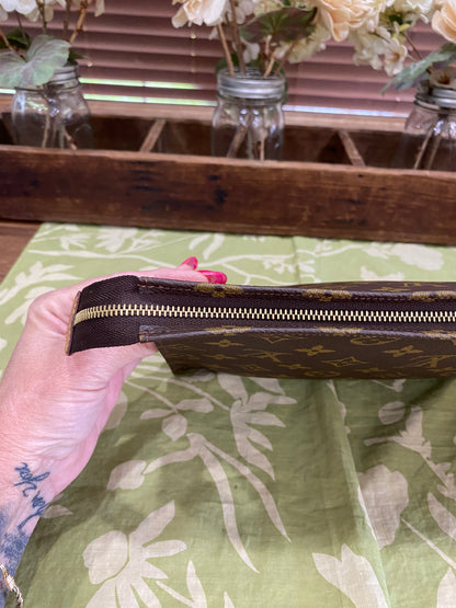 Vintage Toiletry 26