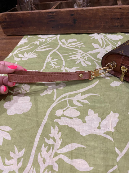 Orsay Clutch