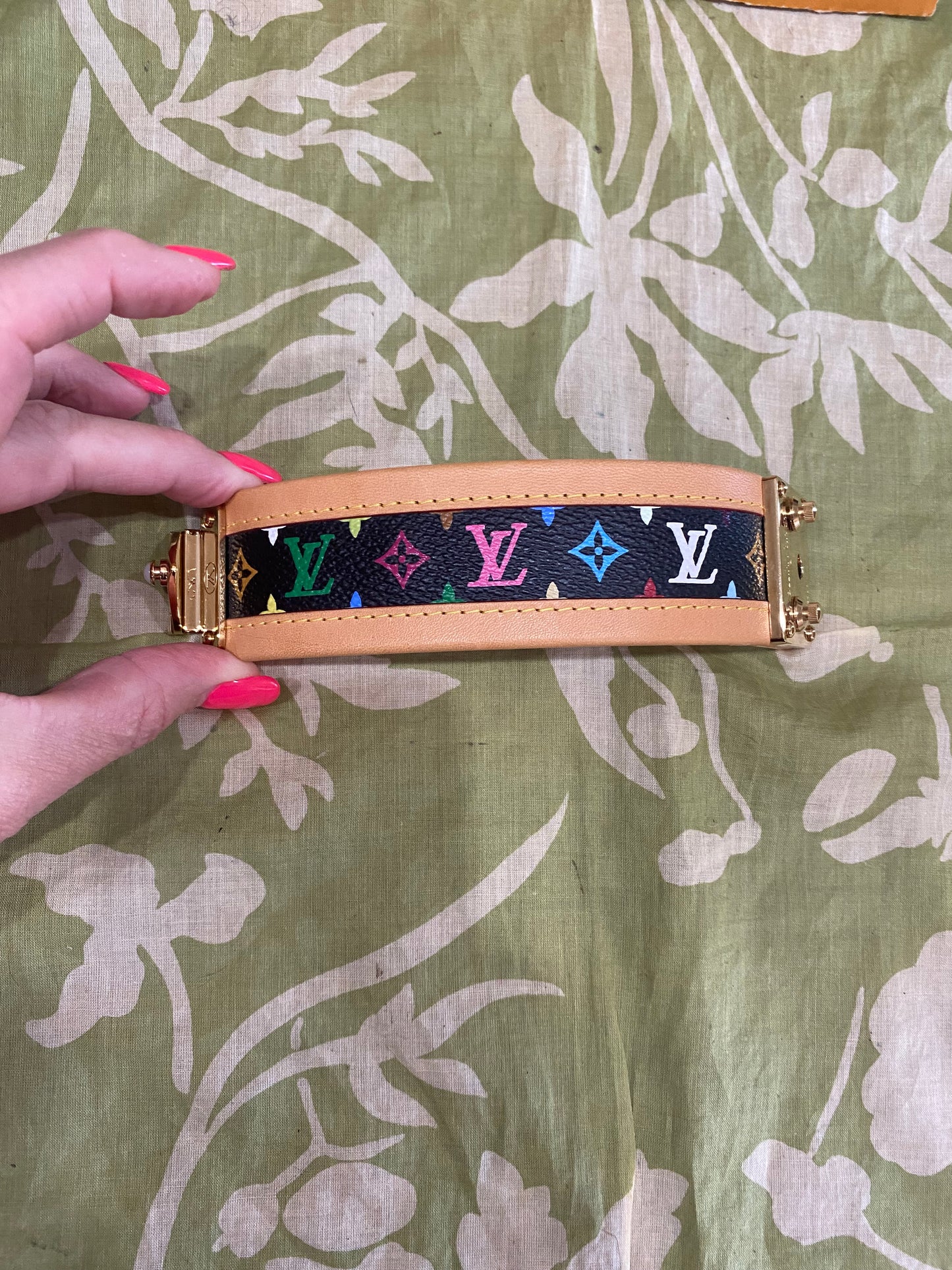 S Lock Cuff Bracelet in Black Multicolor