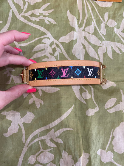 S Lock Cuff Bracelet in Black Multicolor