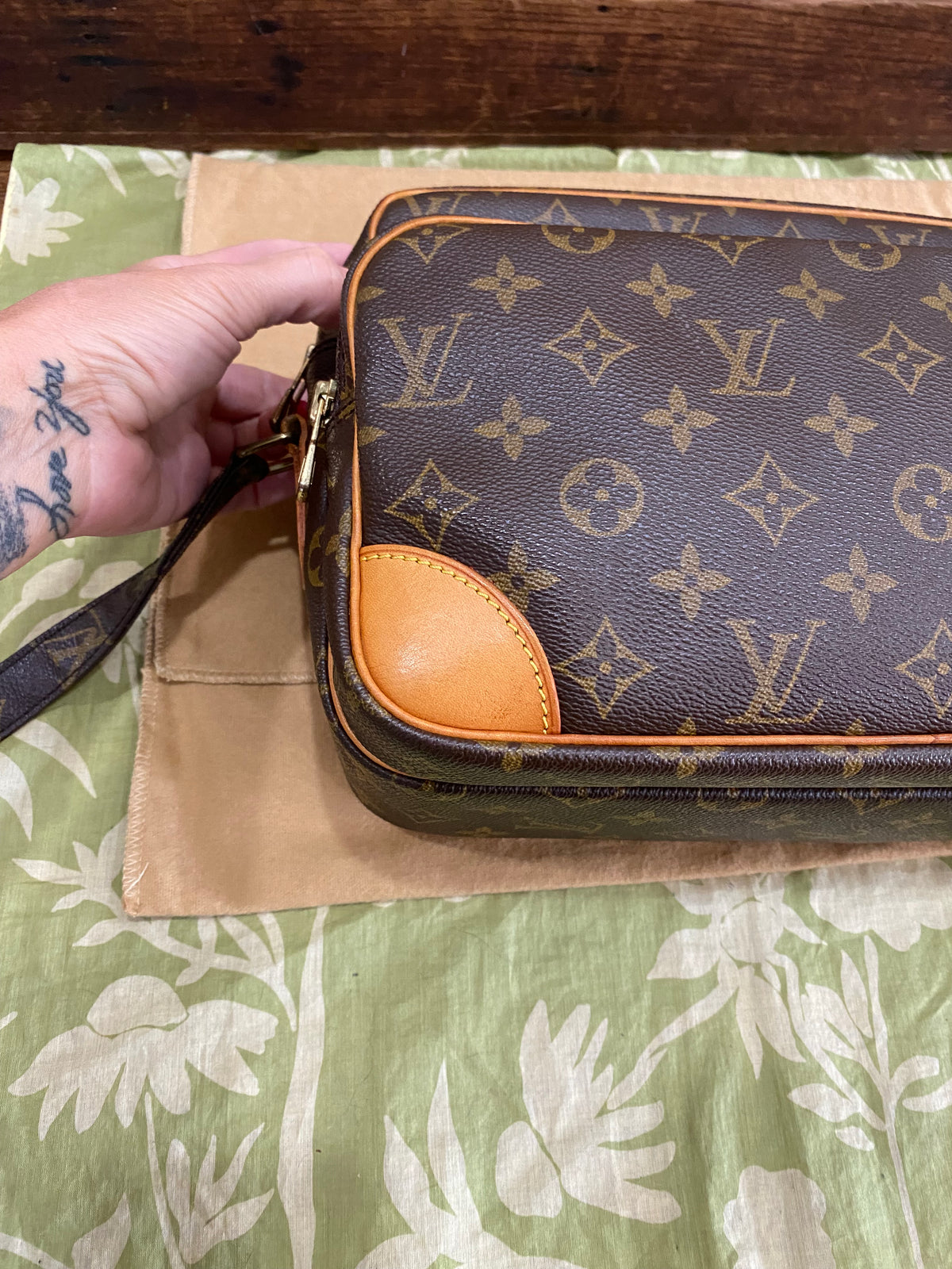 Nile Crossbody