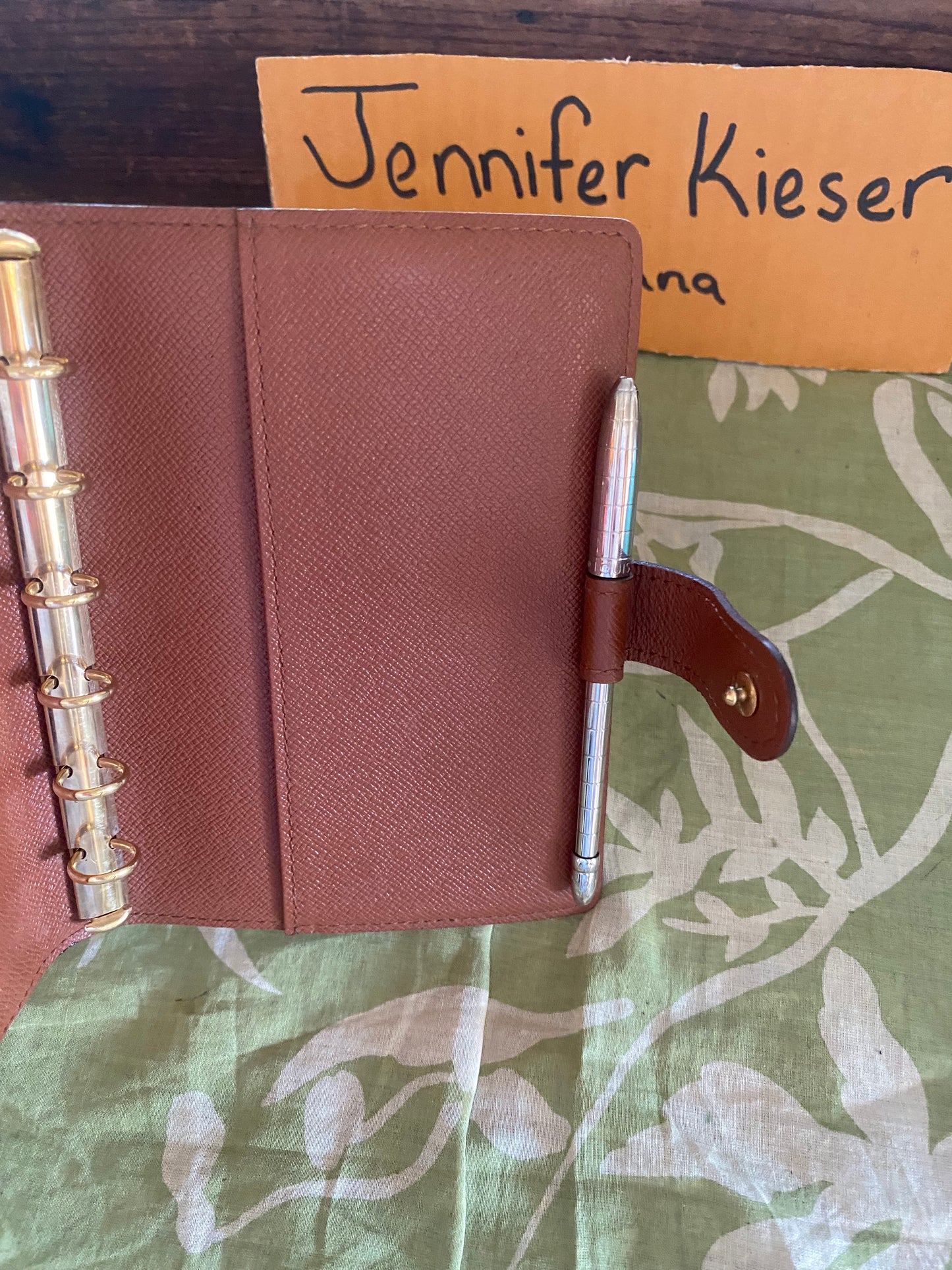 Silver Tone Twist Top Pen