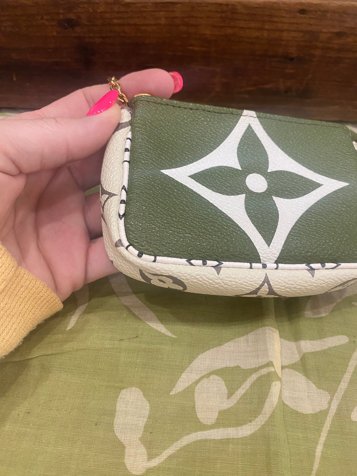 Monogram Giant Micro Pouchette