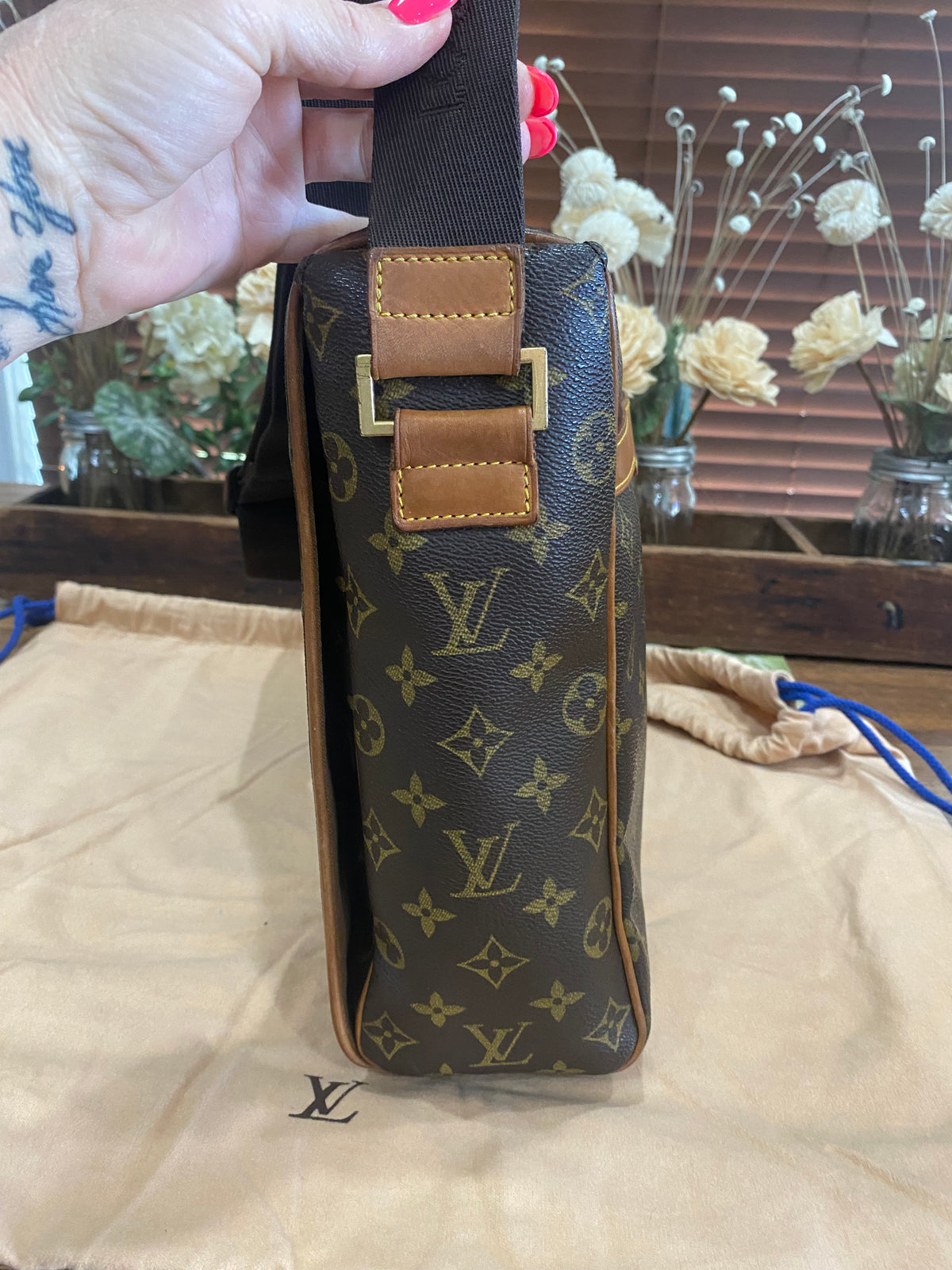 Abbesses Messenger Bag
