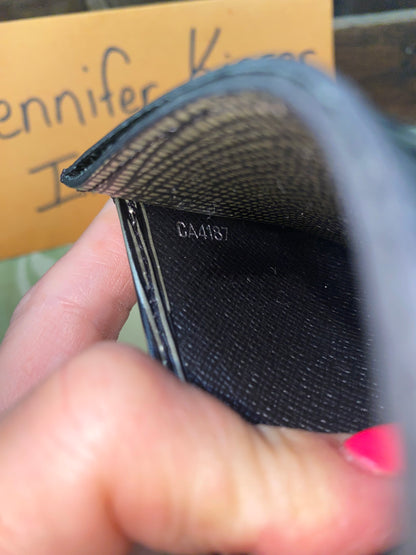 Epi Credit Card Case in Metallic Platine (silver/black)