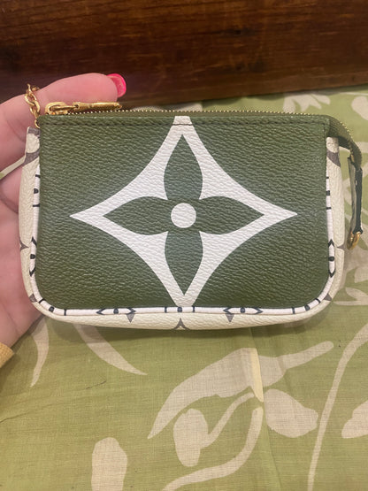 Monogram Giant Micro Pouchette