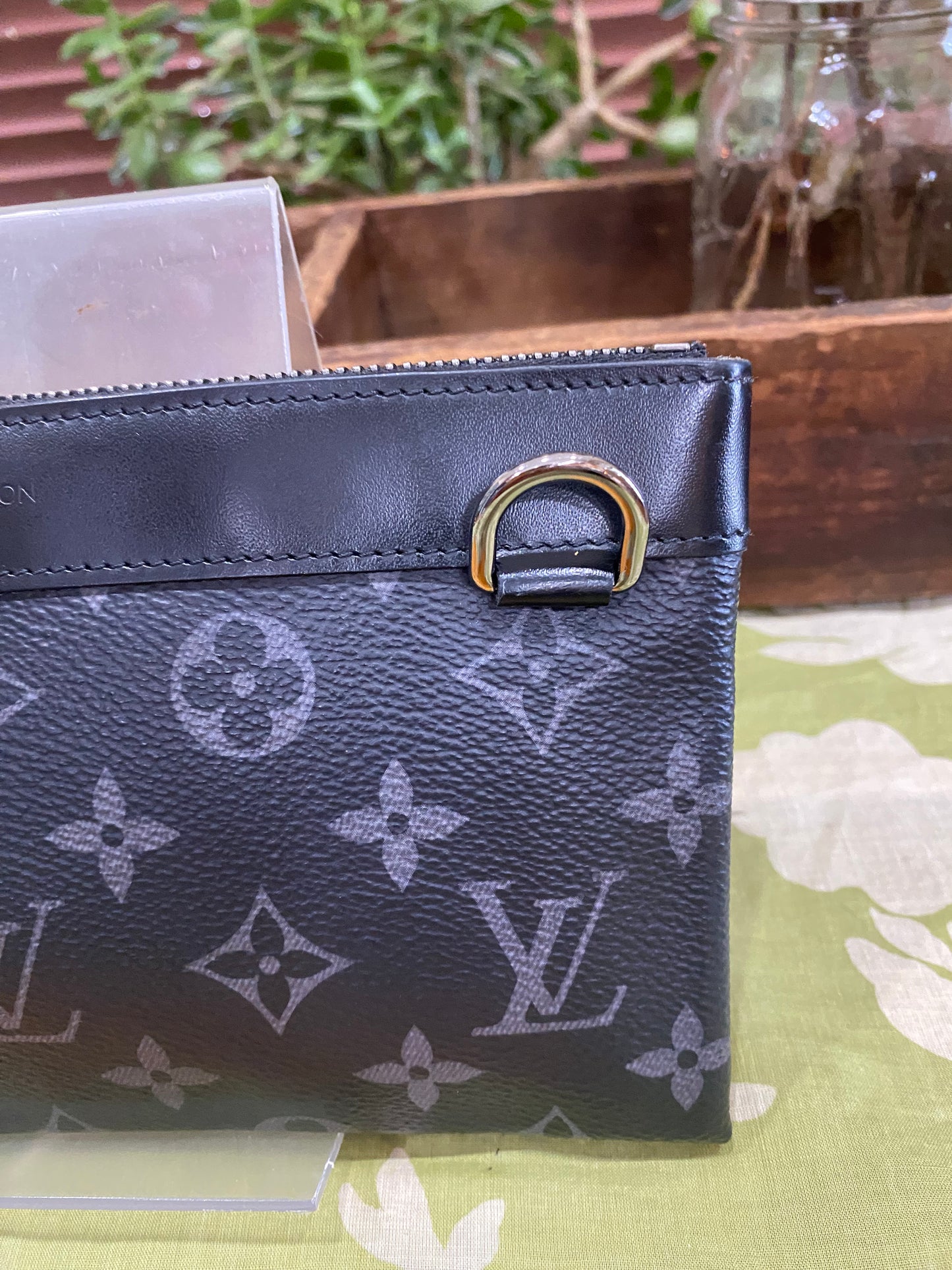 Discovery Pochette in Eclipse