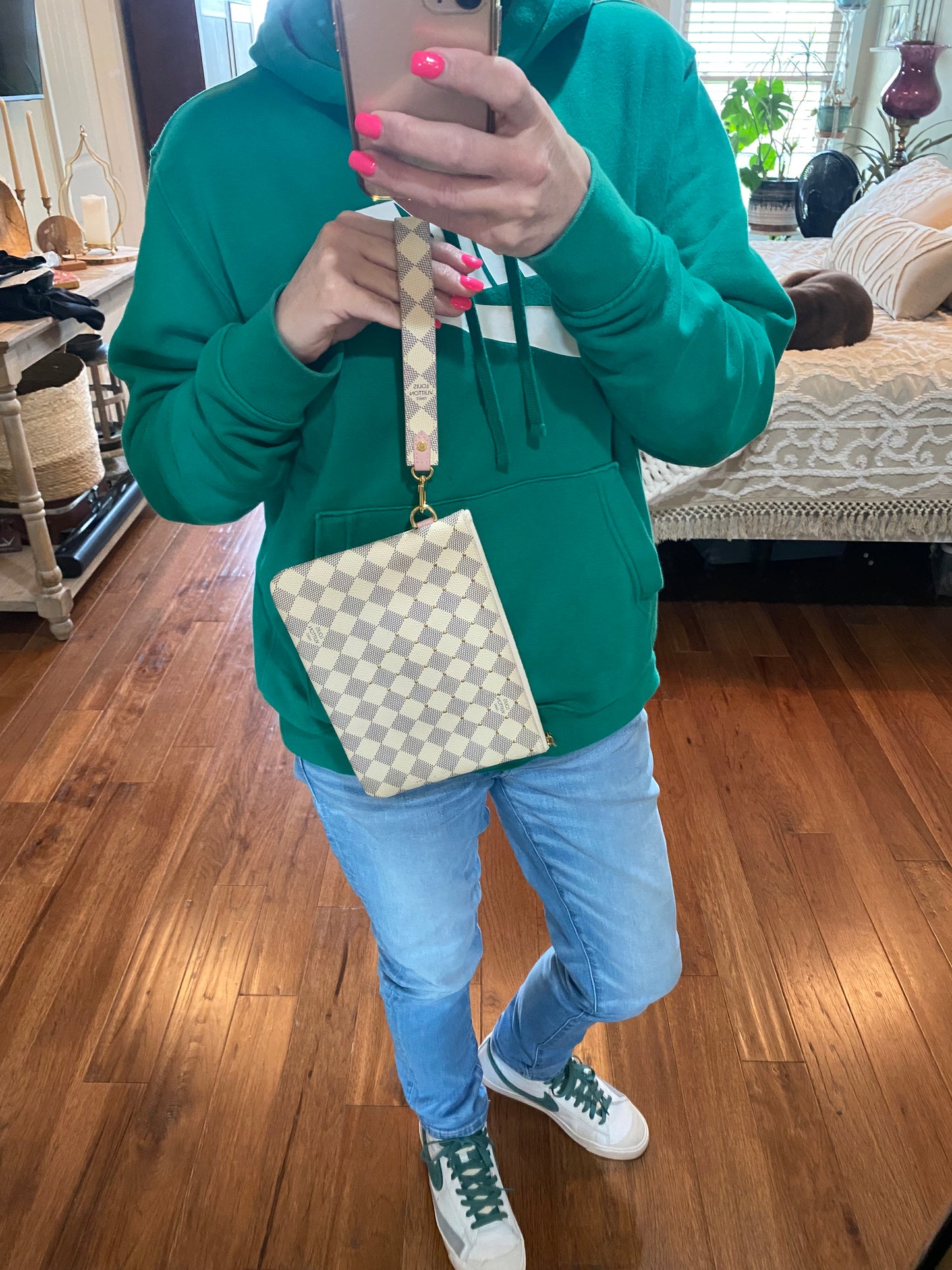 City Pouch- studded DA print with removable wristlet strap