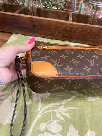 Vintage Marly Dragonne GM Wristlet Clutch
