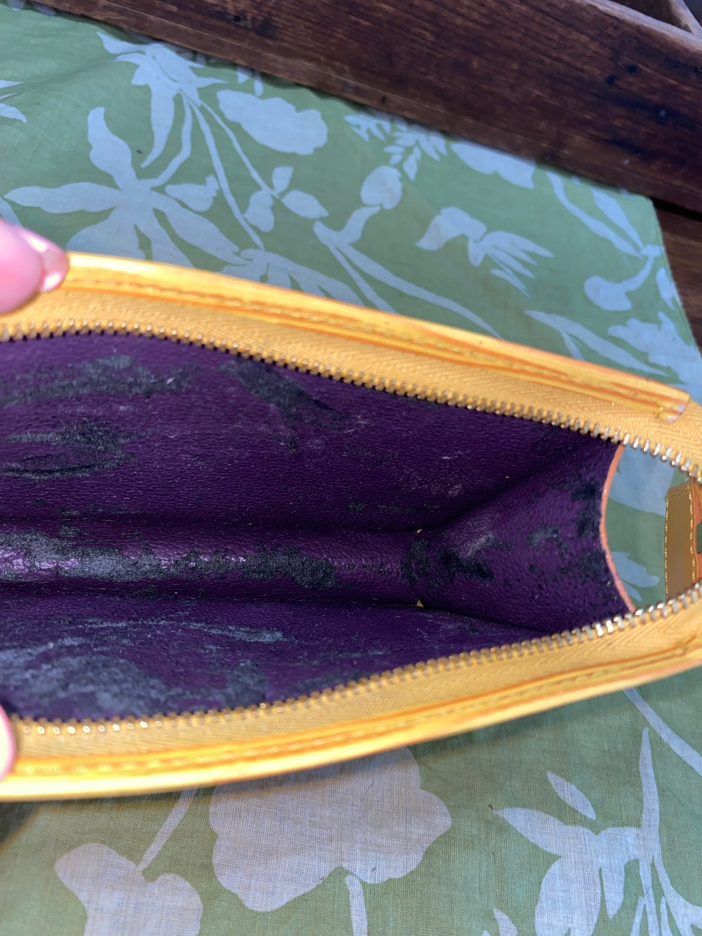 Toiletry 15 (Epi leather in Tassil Yellow)