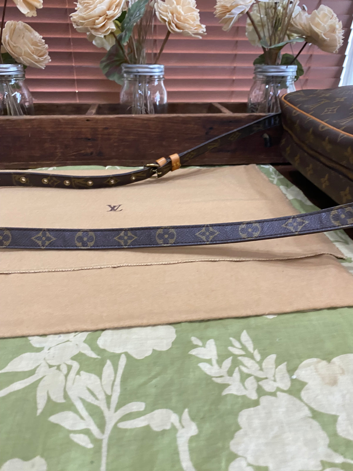 Nile Crossbody