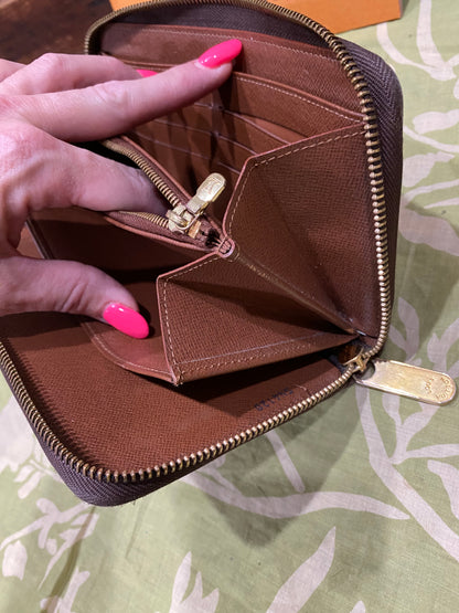 Zippy Organizer Wallet