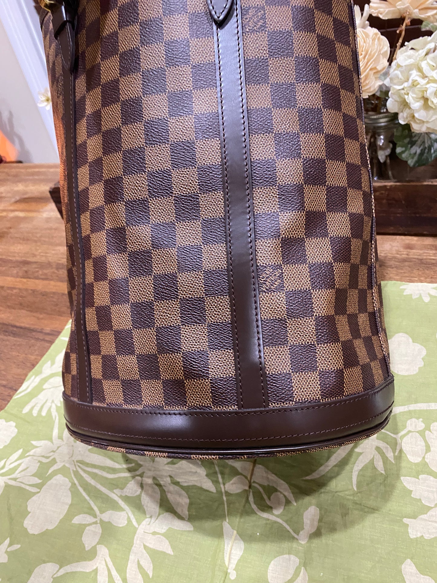 Bucket Bag GM Damier Ebene