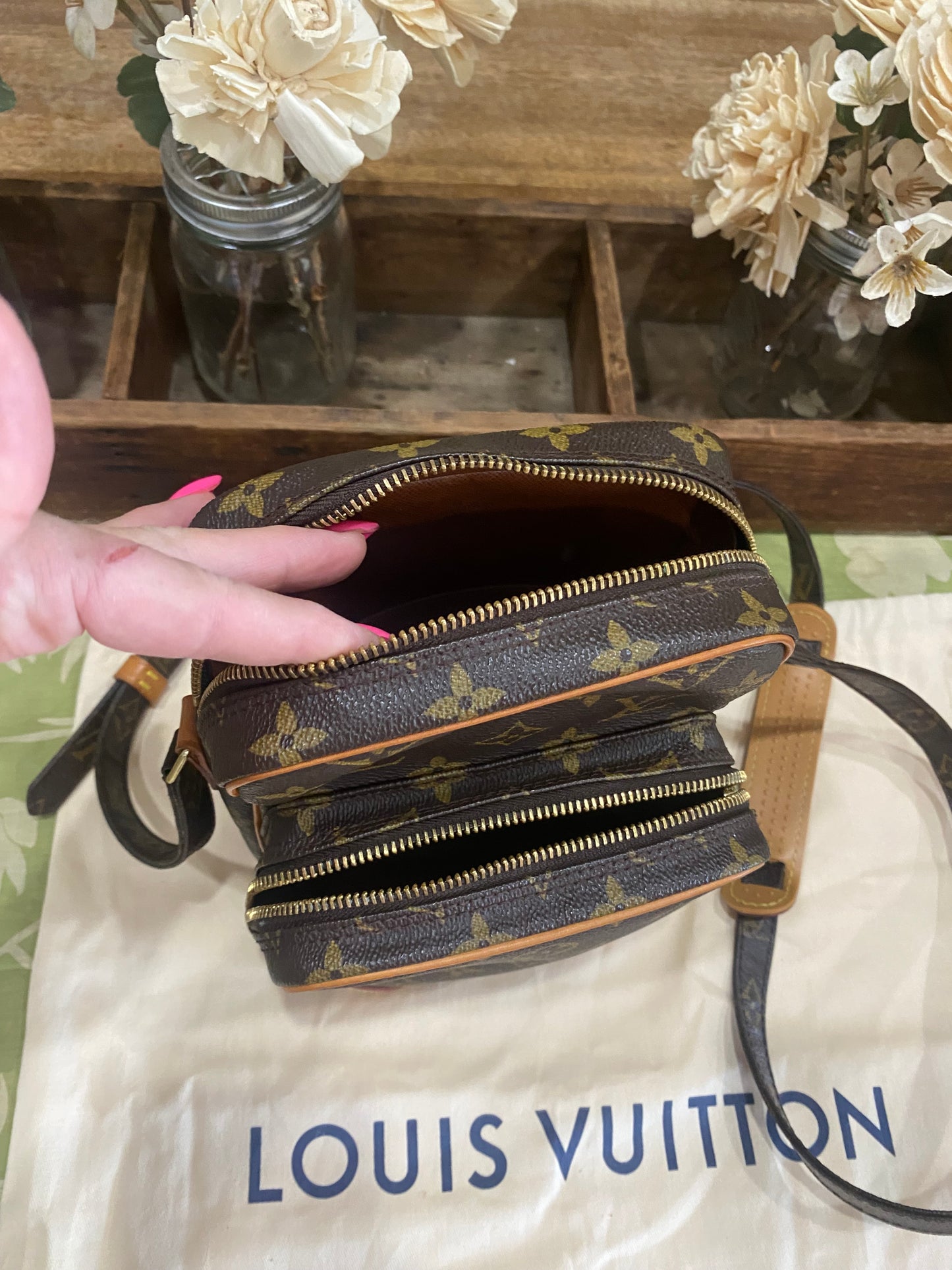 Amazone Crossbody