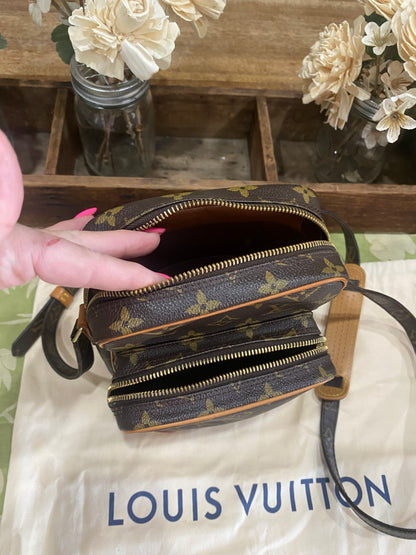 Amazone Crossbody