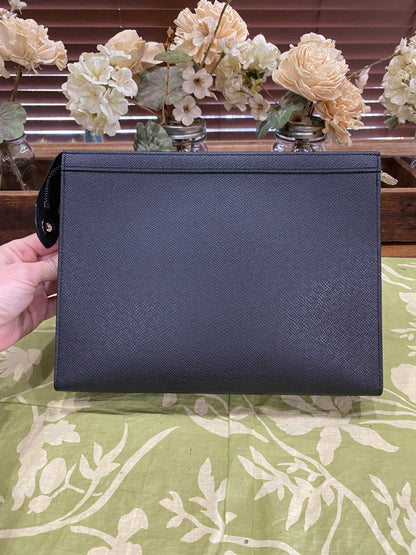 Pochette Voyage Noir Taiga Leather