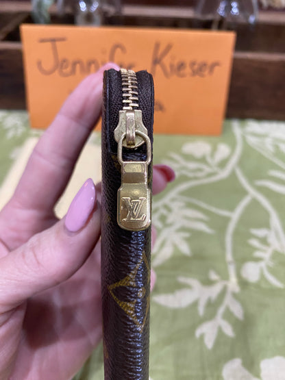 6 Key Zip Around Pouch