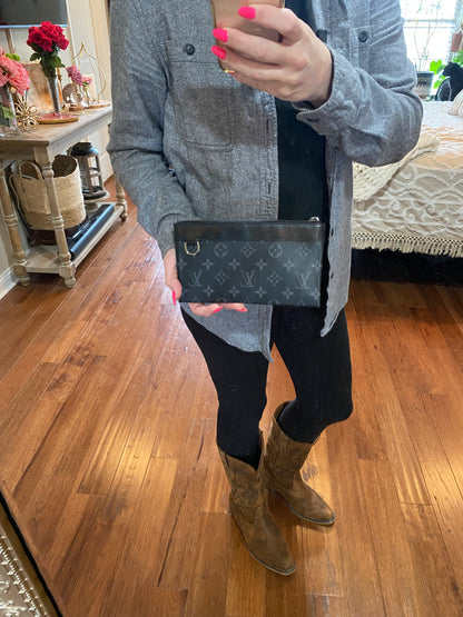 Discovery Pochette in Eclipse