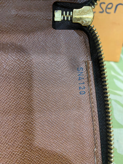 Zippy Organizer Wallet