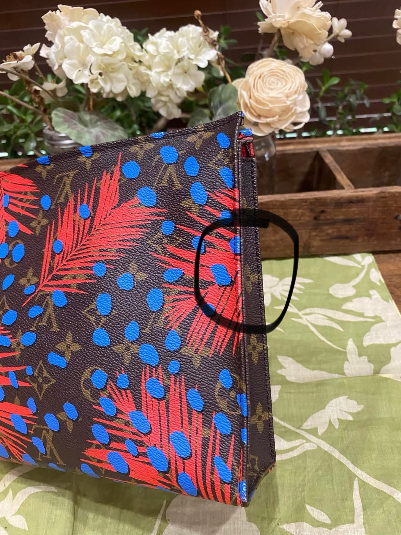 LE Jungle Toiletry 26