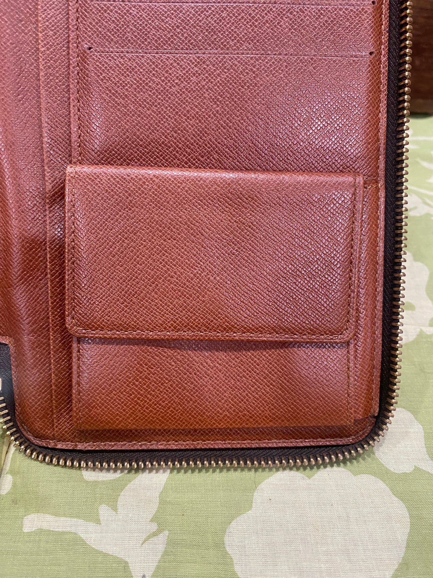 Daily Organizer Long Wallet