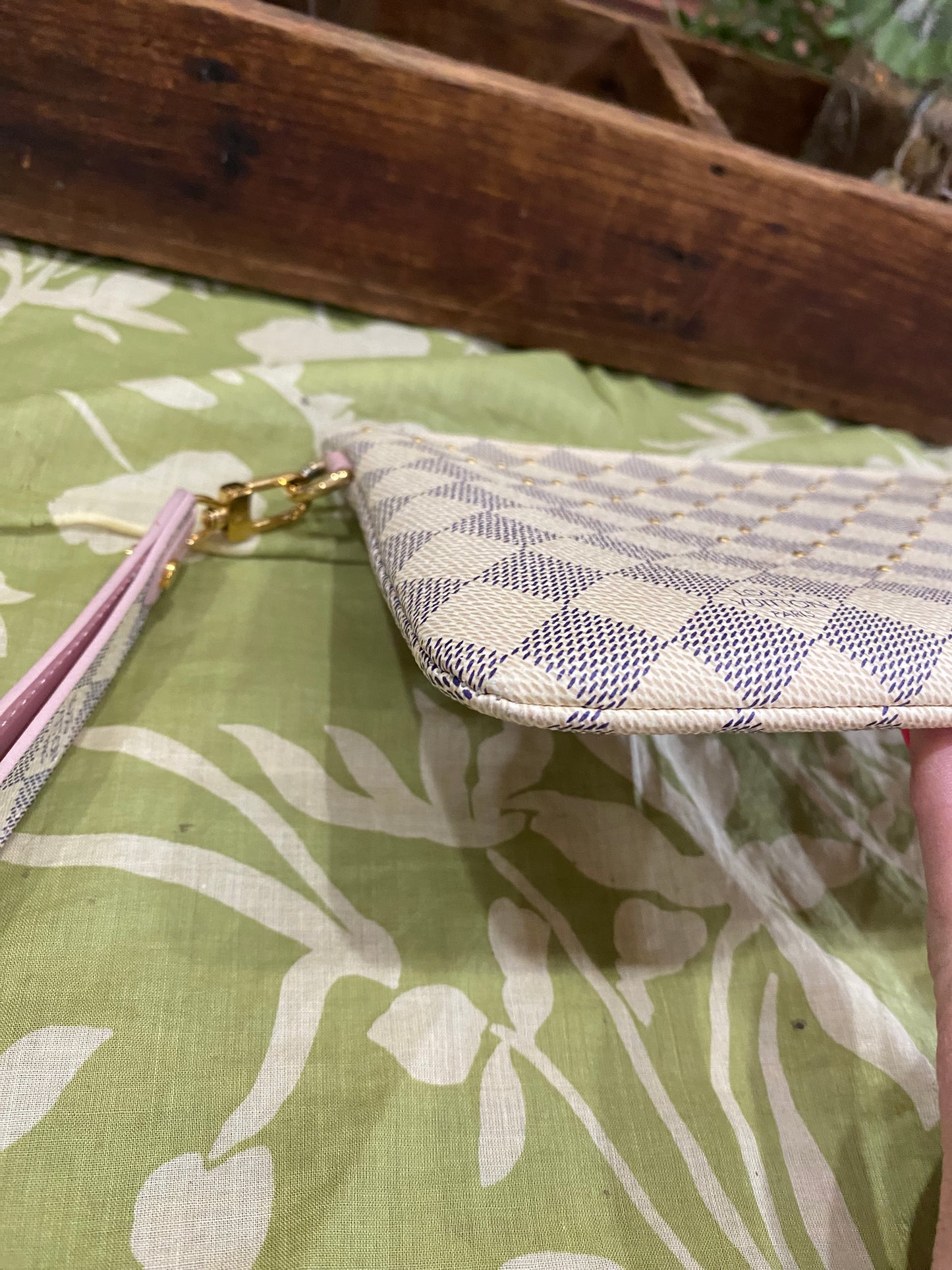 City Pouch- studded DA print with removable wristlet strap