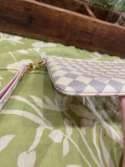 City Pouch- studded DA print with removable wristlet strap