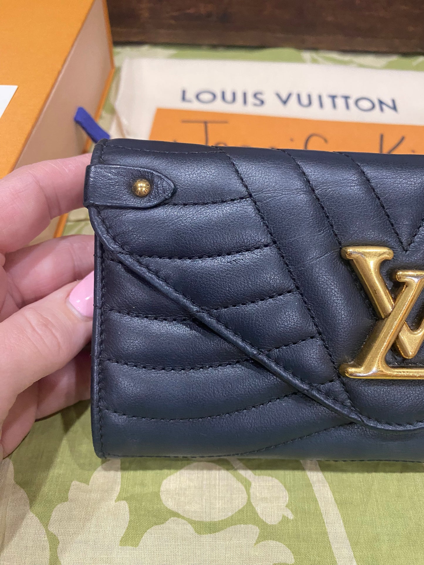 New Wave Calf Leather Long Wallet Wristlet (Noir)