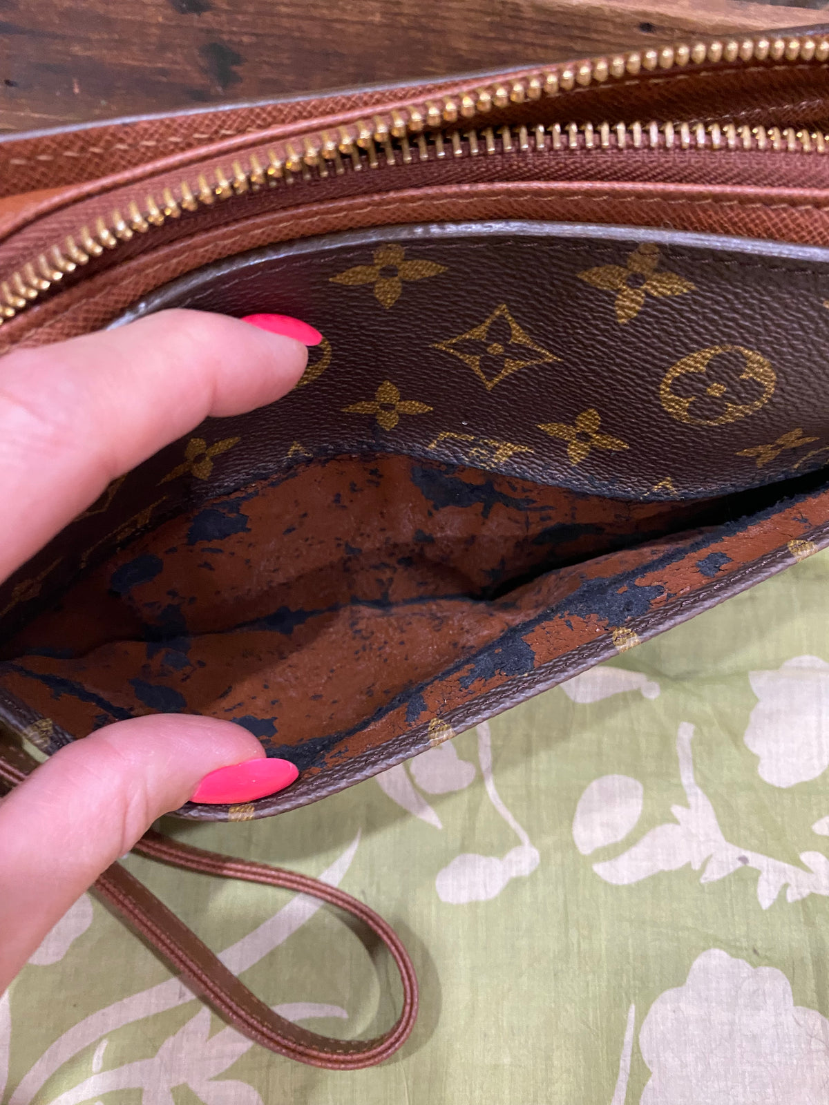 Orsay Clutch