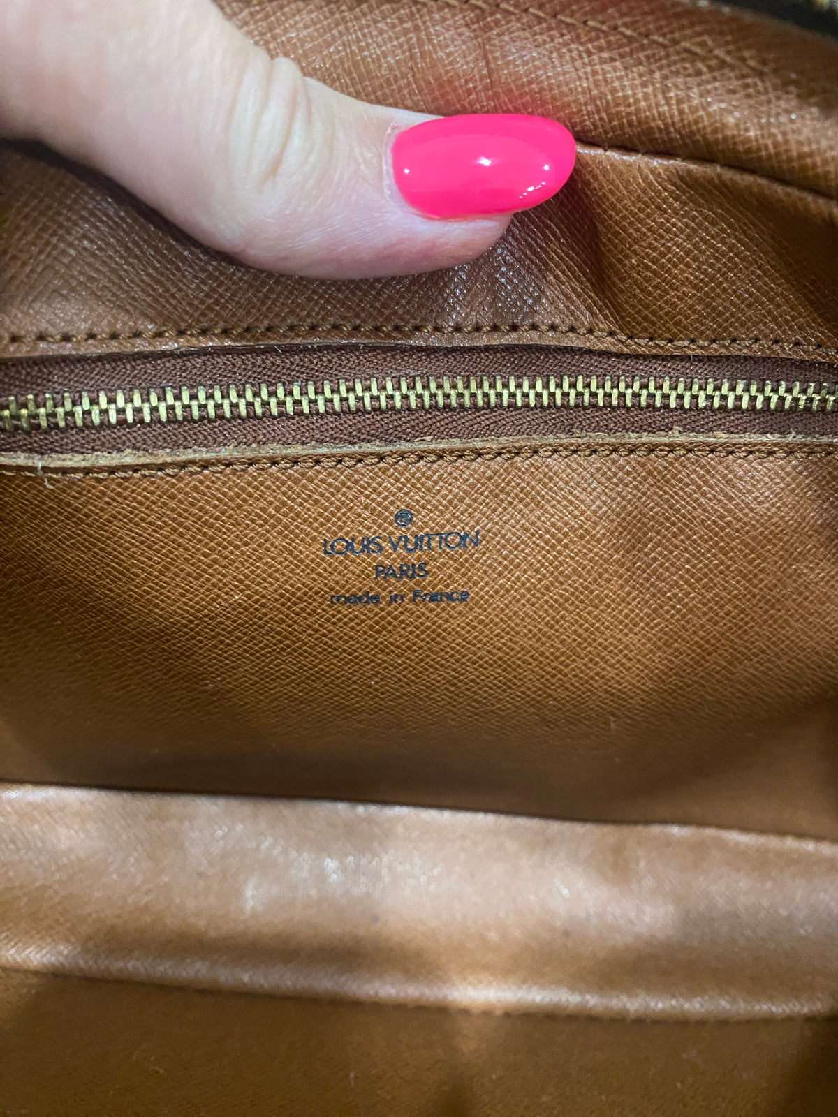 Vintage Marly Dragonne GM Wristlet Clutch