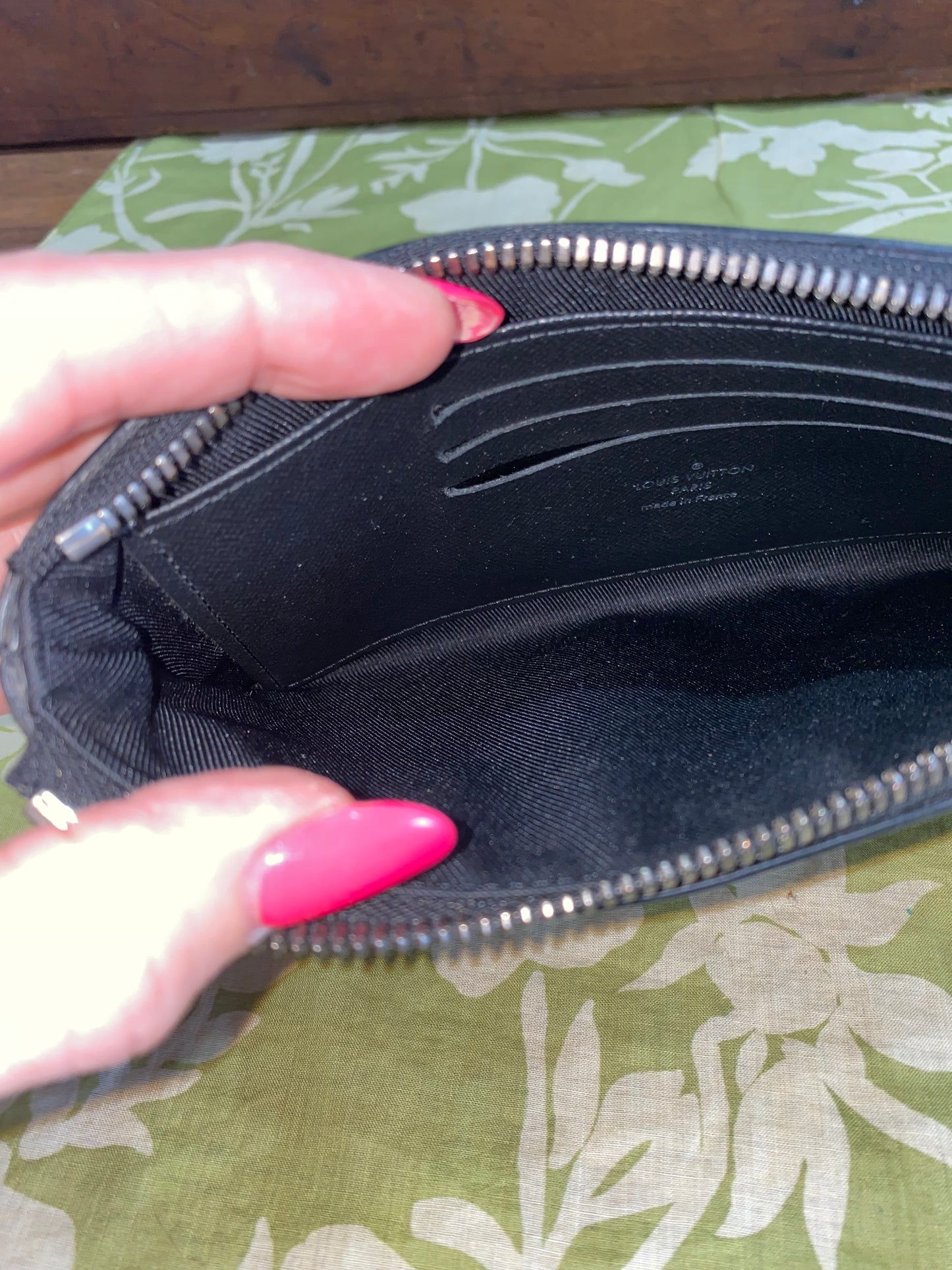 Discovery Pochette in Eclipse