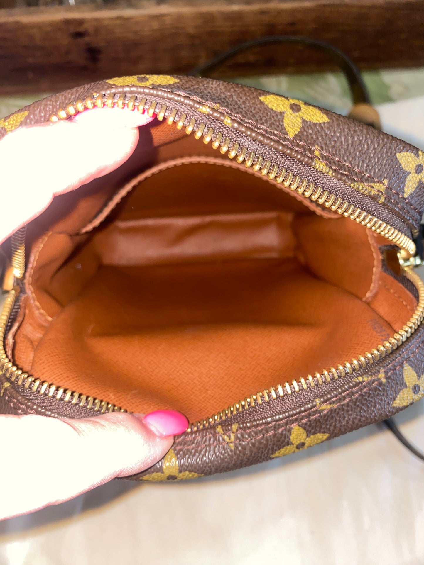 Amazone Crossbody