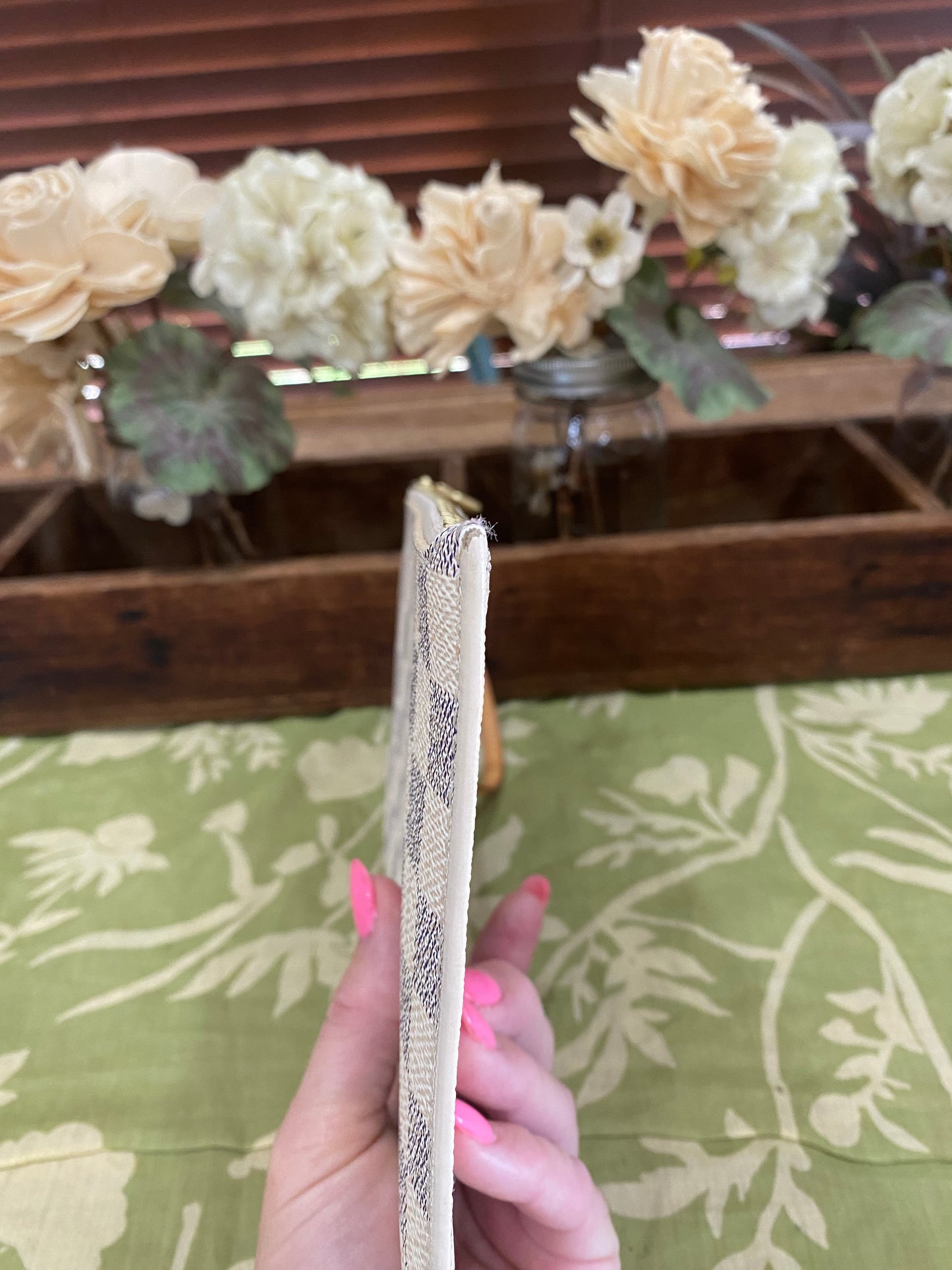 Neverfull Pouch GM in DA print