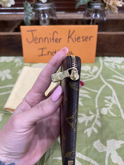 6 Key Zip Around Pouch