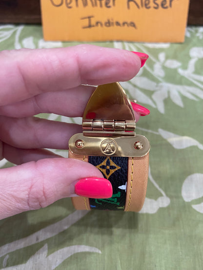 S Lock Cuff Bracelet in Black Multicolor