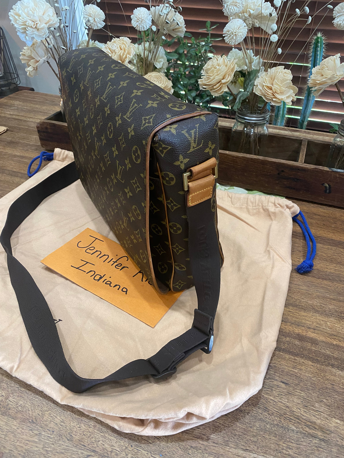 Abbesses Messenger Bag