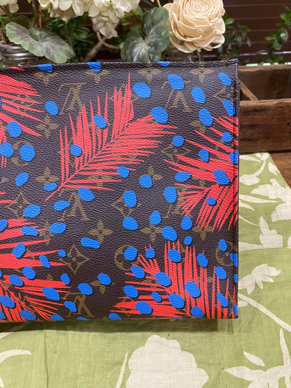 LE Jungle Toiletry 26