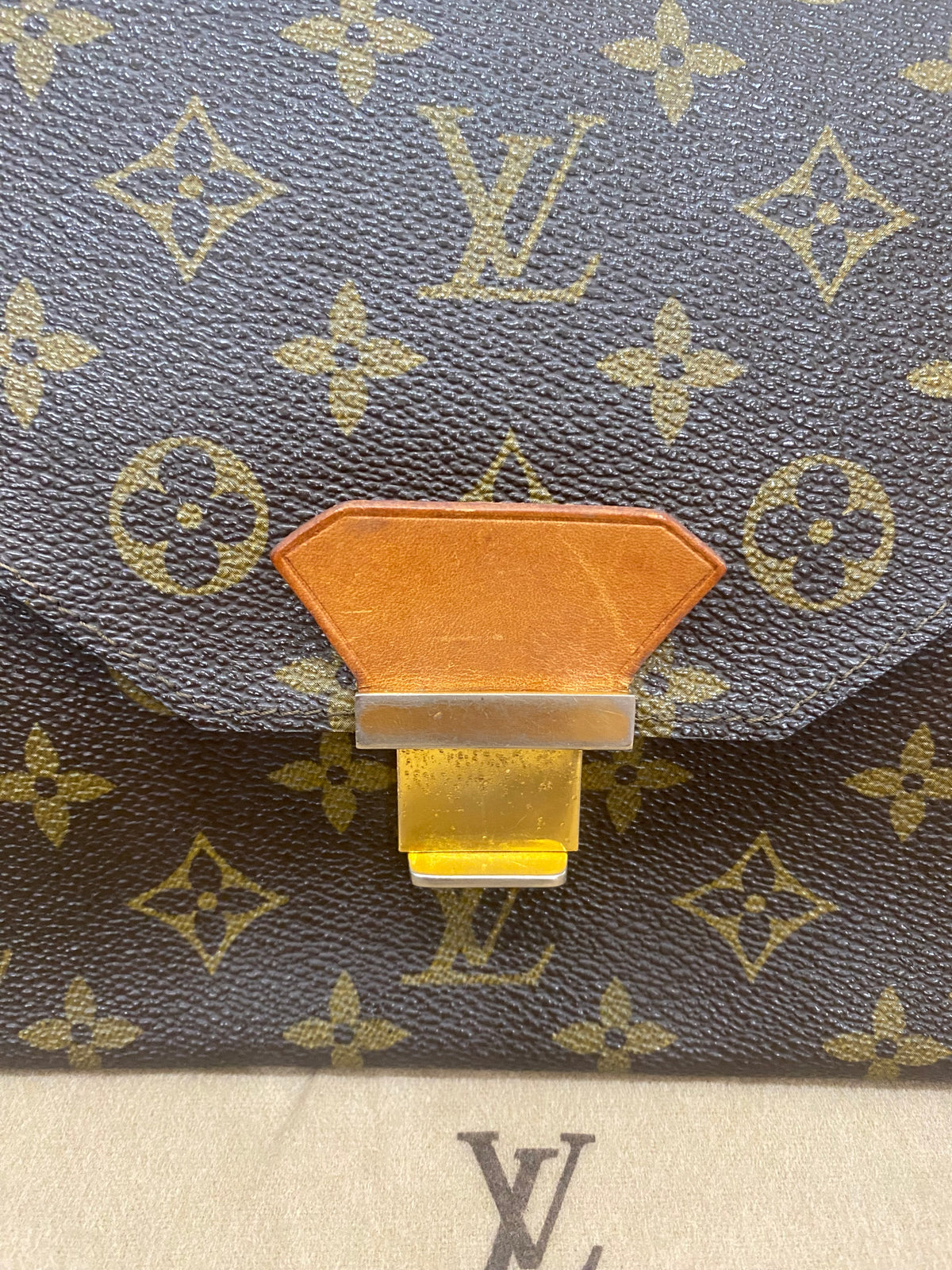 Vintage Poche Plate Envelope Document Clutch