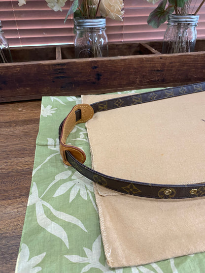 Nile Crossbody