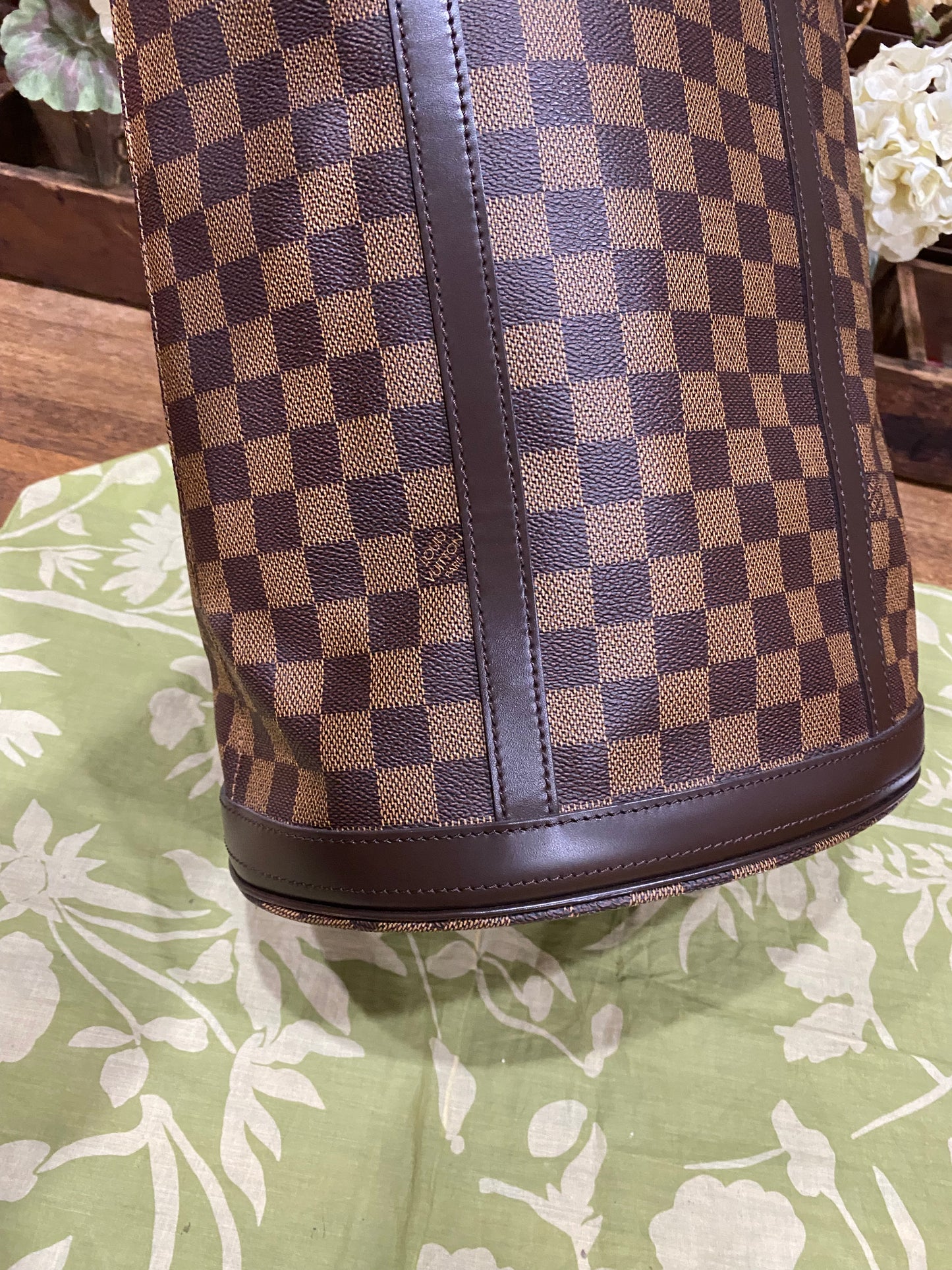 Bucket Bag GM Damier Ebene