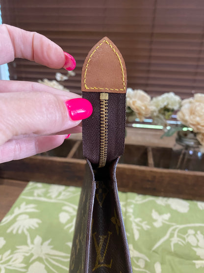 Vintage Toiletry 26