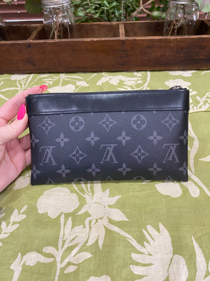 Discovery Pochette in Eclipse