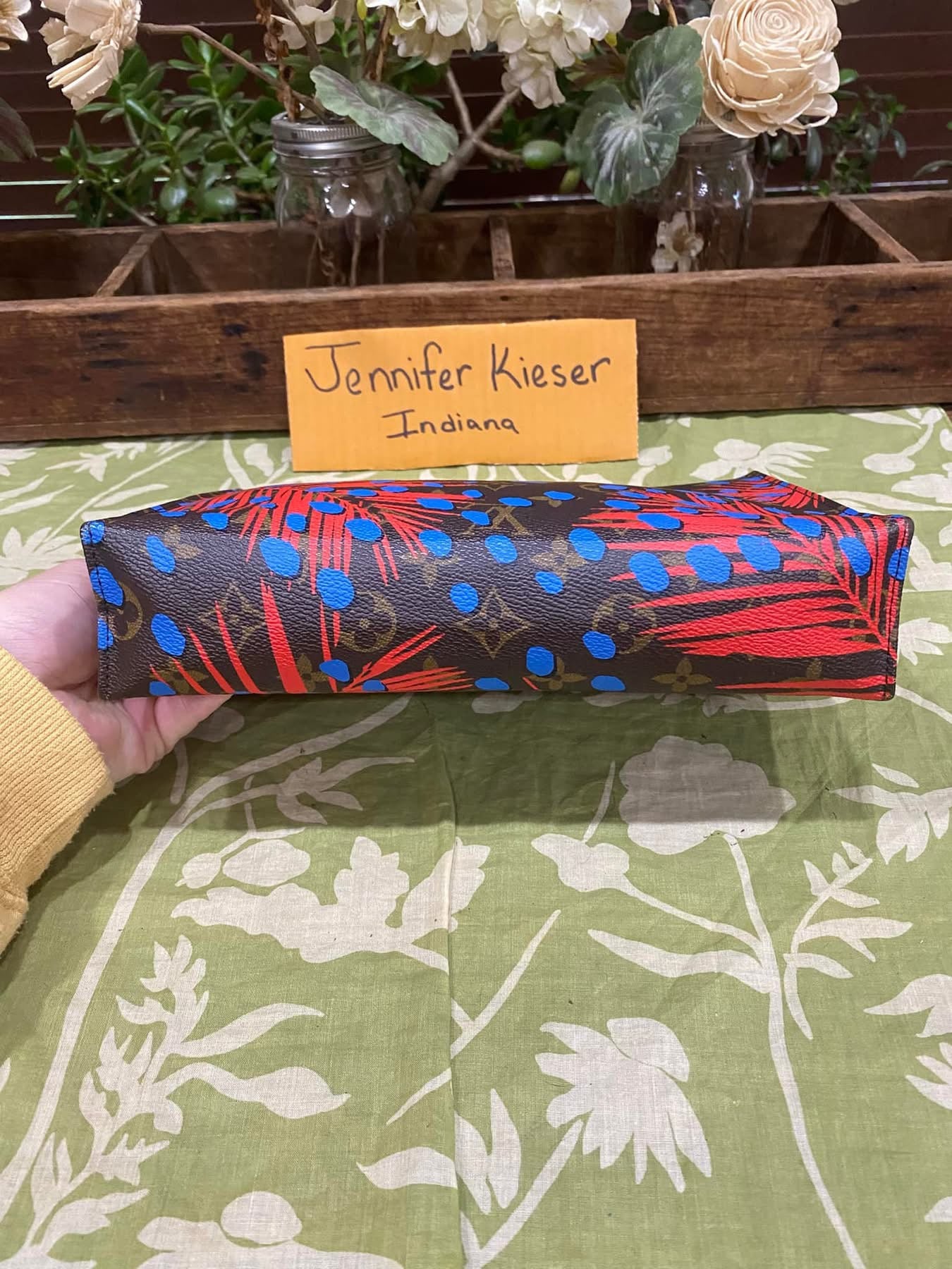 LE Jungle Toiletry 26